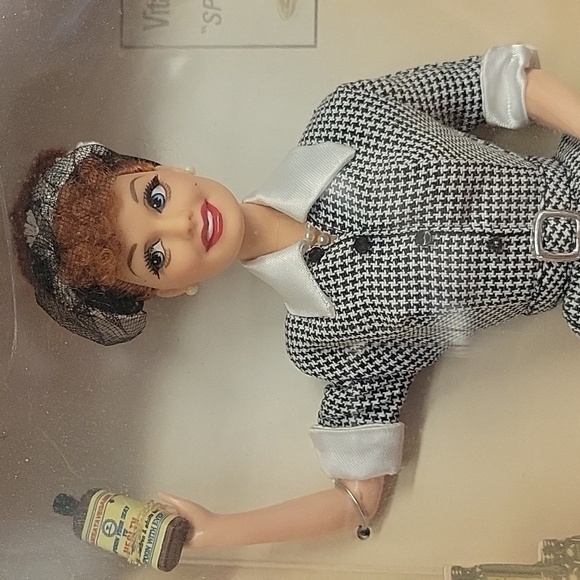 I Love Lucy Episode 30 Vitameatavegmin Barbie 1997 Mattel - Picture 13 of 14